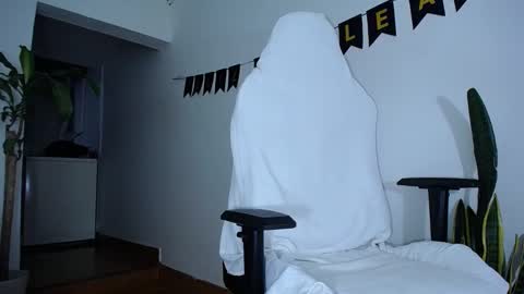 Snapshot of diamond_black00 chatting on January 1, 12:00 am MaSSimo online show from January 1, 12:00 am