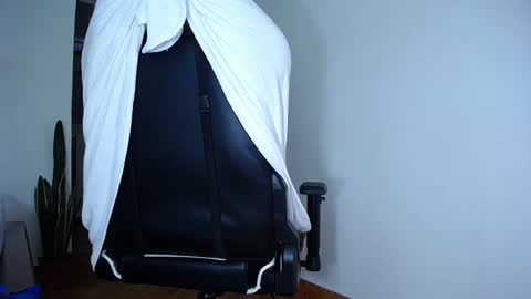 Snapshot of diamond_black00 chatting on January 9, 10:31 pm MaSSimo online show from January 9, 10:31 pm