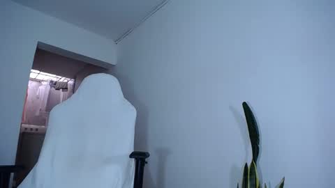 Snapshot of diamond_black00 chatting on January 17, 6:12 pm MaSSimo online show from January 17, 6:12 pm