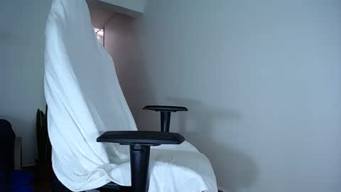 Snapshot of diamond_black00 chatting on January 26, 5:23 pm MaSSimo online show from January 26, 5:23 pm