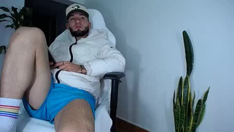 Snapshot of diamond_black00 chatting on February 19, 1:08 am MaSSimo online show from February 19, 1:08 am