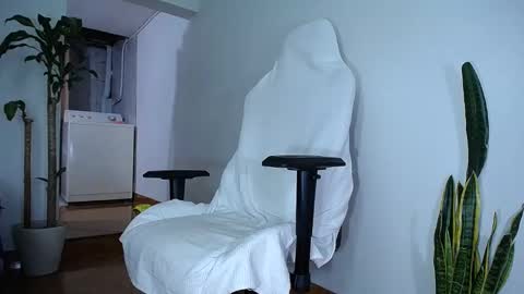 Snapshot of diamond_black00 chatting on February 21, 12:49 am MaSSimo online show from February 21, 12:49 am