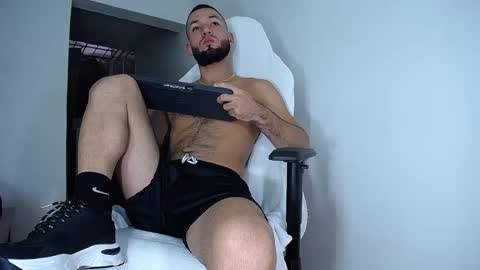 Snapshot of diamond_black00 chatting on February 28, 8:39 pm MaSSimo online show from February 28, 8:39 pm