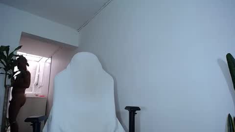 Snapshot of diamond_black00 chatting on March 9, 4:00 pm MaSSimo online show from March 9, 4:00 pm