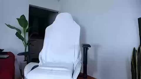 Snapshot of diamond_black00 chatting on October 15, 11:16 pm MaSSimo online show from October 15, 11:16 pm