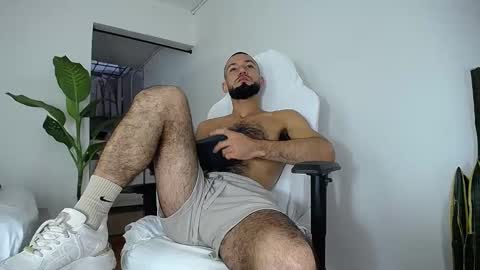 Snapshot of diamond_black00 chatting on October 18, 10:10 pm MaSSimo online show from October 18, 10:10 pm