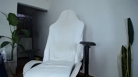 Snapshot of diamond_black00 chatting on November 13, 8:52 pm MaSSimo online show from November 13, 8:52 pm