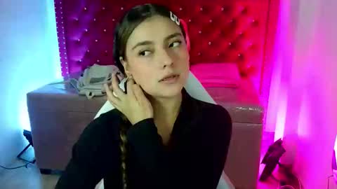 diamond_juliana_ online show from May 5, 3:03 am