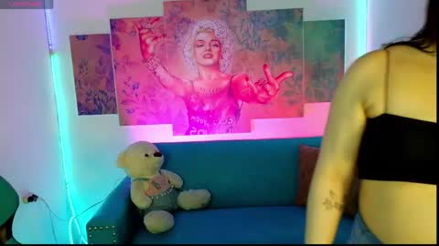 Snapshot of diamondfox_m chatting on May 14, 11:33 pm Your Diamond online show from May 14, 11:33 pm