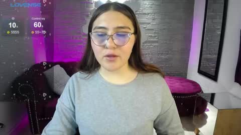 Snapshot of diamondfox_m chatting on May 20, 10:54 am Your Diamond online show from May 20, 10:54 am