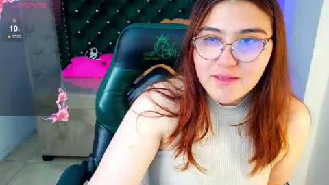 Snapshot of diamondfox_m chatting on June 7, 12:31 pm Your Diamond online show from June 7, 12:31 pm