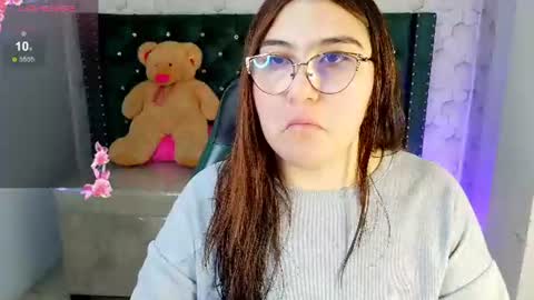 Snapshot of diamondfox_m chatting on June 15, 12:18 pm Your Diamond online show from June 15, 12:18 pm