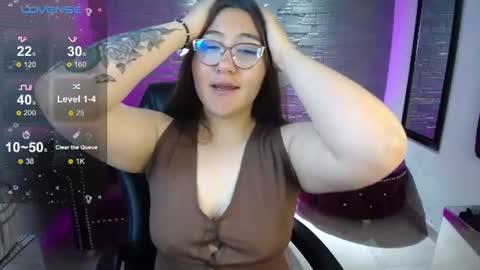 Snapshot of diamondfox_m chatting on June 22, 11:51 am Your Diamond online show from June 22, 11:51 am