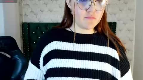 Snapshot of diamondfox_m chatting on July 28, 6:20 pm Your Diamond online show from July 28, 6:20 pm