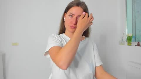 diamondkay_ online show from April 27, 8:12 am