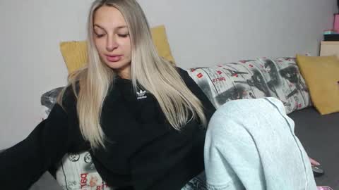 diana_lambert online show from November 5, 8:58 am