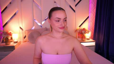 Snapshot of diana_nova chatting on April 6, 6:36 am diana_nova online show from April 6, 6:36 am