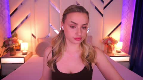 Snapshot of diana_nova chatting on April 27, 6:44 am diana_nova online show from April 27, 6:44 am