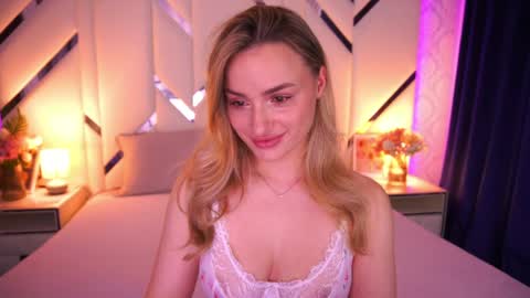 Snapshot of diana_nova chatting on May 8, 1:16 pm diana_nova online show from May 8, 1:16 pm