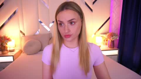 Snapshot of diana_nova chatting on May 22, 1:39 pm diana_nova online show from May 22, 1:39 pm
