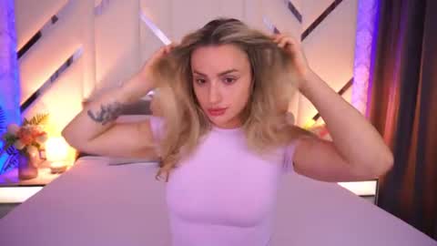 Snapshot of diana_nova chatting on July 16, 6:41 am diana_nova online show from July 16, 6:41 am