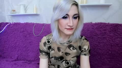 Snapshot of dianabardot chatting on April 19, 8:24 am dianabardot online show from April 19, 8:24 am