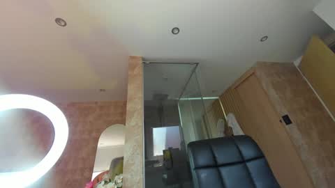 dianac1998 online show from December 5, 4:34 pm