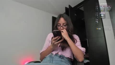 Snapshot of dianadirty1 chatting on December 15, 8:24 pm dianadirty1 online show from December 15, 8:24 pm