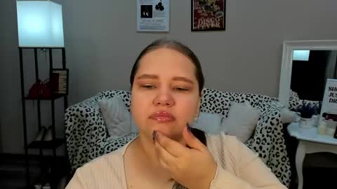Diana online show from May 17, 5:31 pm