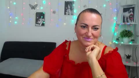 Snapshot of dianamgg chatting on October 1, 5:57 am Diana online show from October 1, 5:57 am