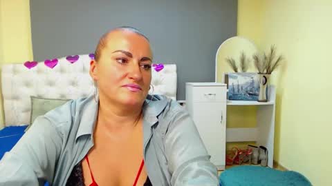 Snapshot of dianamgg chatting on October 11, 7:18 am Diana online show from October 11, 7:18 am