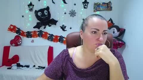 Snapshot of dianamgg chatting on November 2, 6:21 pm Diana online show from November 2, 6:21 pm