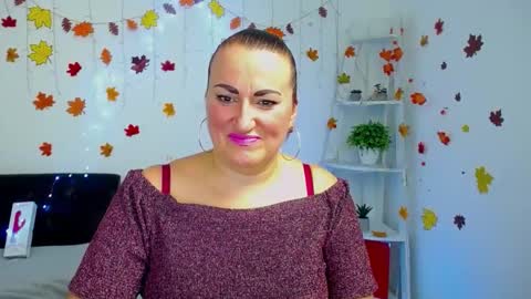 Snapshot of dianamgg chatting on December 2, 6:36 pm Diana online show from December 2, 6:36 pm