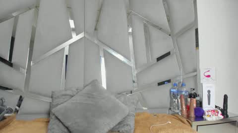 dianarous online show from November 30, 4:16 am