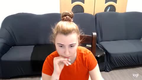 Snapshot of dianasmiey7 chatting on January 10, 9:13 am dianasmiey7 online show from January 10, 9:13 am