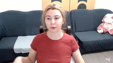 Snapshot of dianasmiey7 chatting on January 20, 6:10 pm dianasmiey7 online show from January 20, 6:10 pm