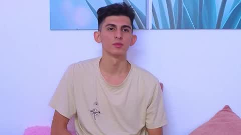 Ana  Leo online show from December 5, 2:36 pm