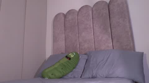 Melania   -    online show from January 22, 11:21 pm