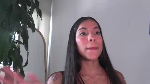 Melania   -    online show from February 15, 9:48 pm