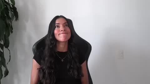 Melania   -    online show from March 3, 8:21 pm