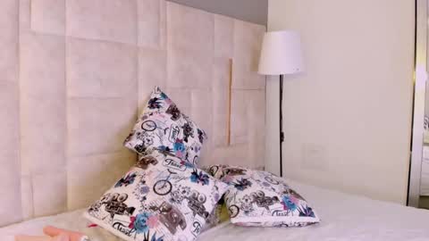 Snapshot of diannevega chatting on November 27, 9:50 pm call me princess dianne online show from November 27, 9:50 pm