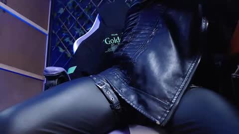 DICAPRIO online show from January 5, 5:27 pm