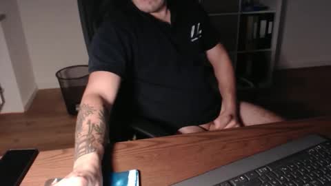 Snapshot of dickeeier96 chatting on November 14, 4:17 pm dickeeier96 online show from November 14, 4:17 pm