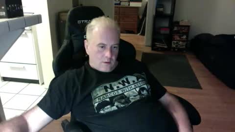 Snapshot of dickflasher5 chatting on October 14, 4:46 am Richard Fleischer online show from October 14, 4:46 am