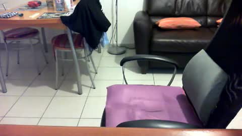 Snapshot of didonc chatting on June 11, 8:07 pm didonc from france..... online show from June 11, 8:07 pm