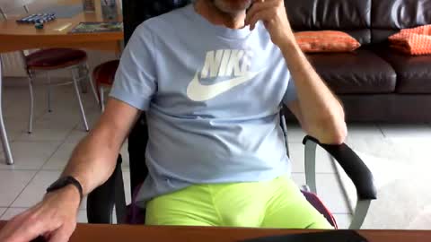 Snapshot of didonc chatting on June 12, 8:13 am didonc from france..... online show from June 12, 8:13 am