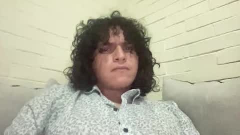 dieciochocentimetross online show from June 11, 3:15 am