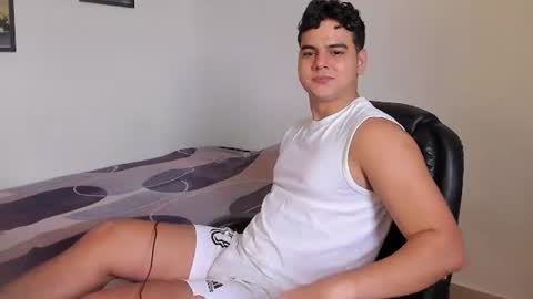 Snapshot of diego_cazas chatting on June 23, 5:33 pm DIEGO CAZAS online show from June 23, 5:33 pm
