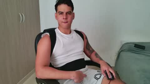 Snapshot of diego_cazas chatting on July 12, 8:00 pm DIEGO CAZAS online show from July 12, 8:00 pm