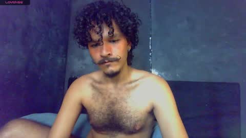Snapshot of diemond_latinx98 chatting on June 3, 2:33 pm diemond_latinx98 online show from June 3, 2:33 pm